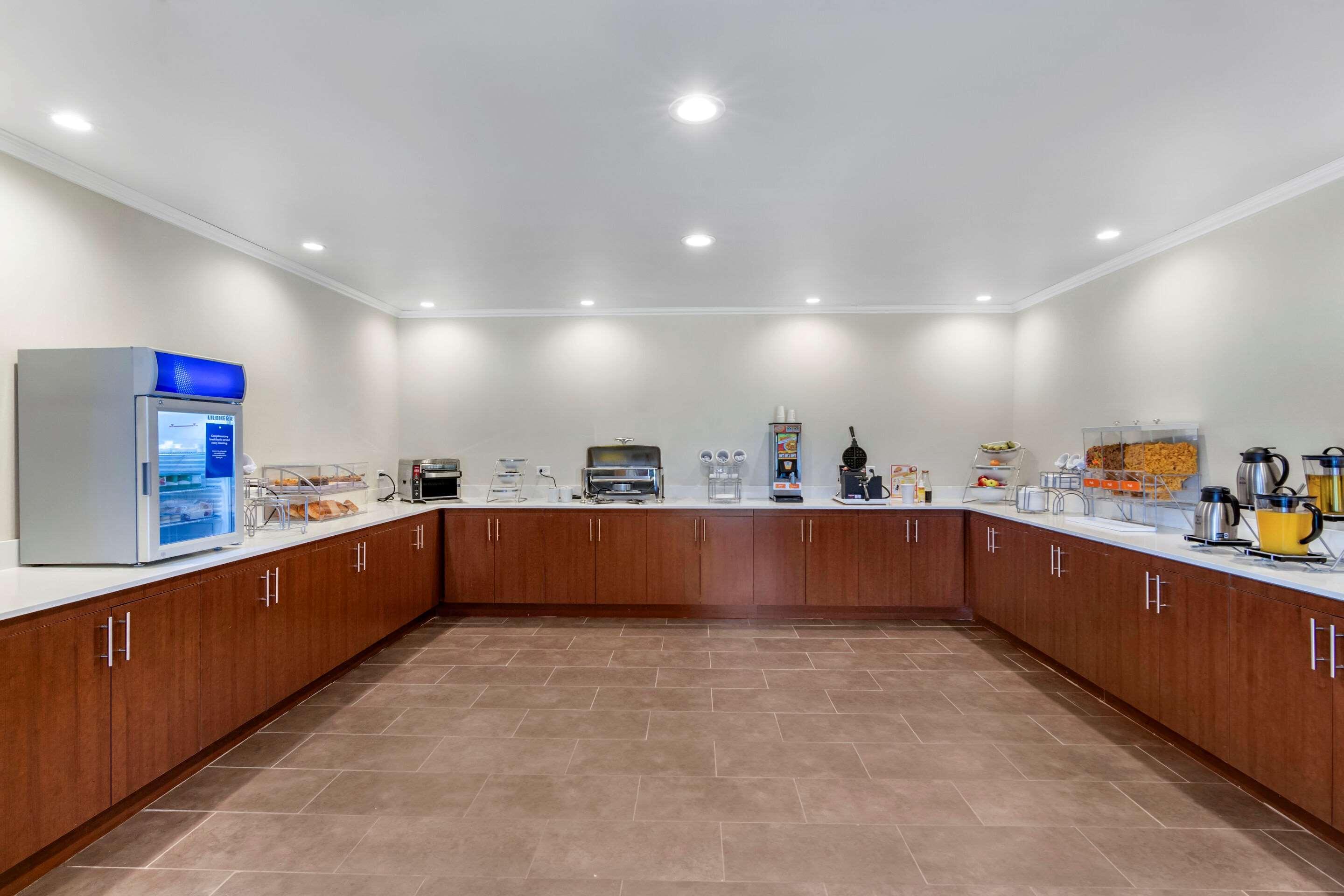 Comfort Inn & Suites Valemount Esterno foto